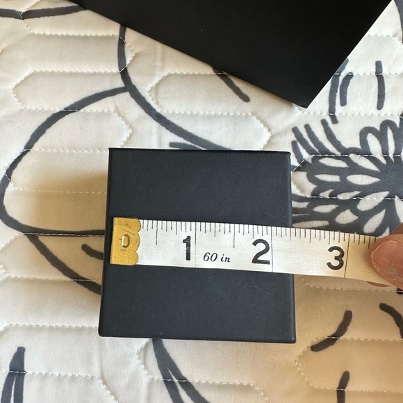 Chanel earrings gift set - Picture 2 of 7